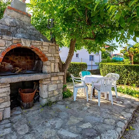 Chubi 2br Parking Terrace Bbq Vegetable Garden