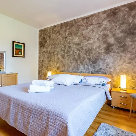 Chubi 2br Parking Terrace Bbq Vegetable Garden Appartement Zadar