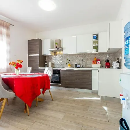 Chubi 2br Parking Terrace Bbq Vegetable Garden Zadar