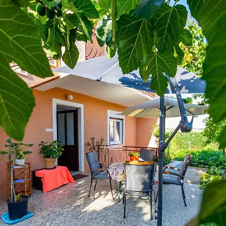 公寓 Chubi 2br Parking Terrace Bbq Vegetable Garden 扎达尔