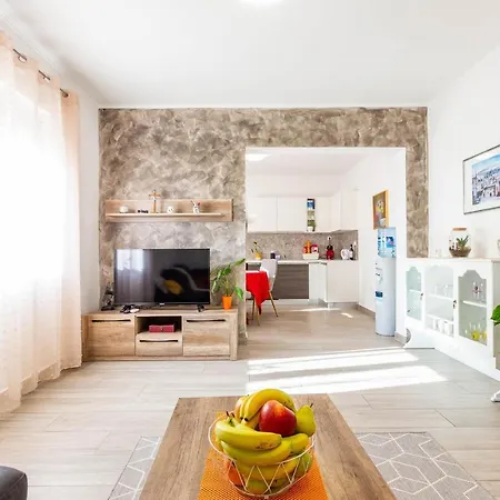 公寓 Chubi 2br Parking Terrace Bbq Vegetable Garden 扎达尔