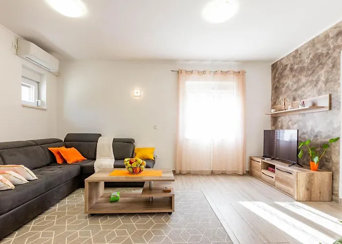 Chubi 2br Parking Terrace Bbq Vegetable Garden Appartement