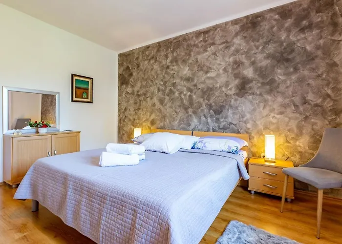 Chubi 2br Parking Terrace Bbq Vegetable Garden Appartement Zadar